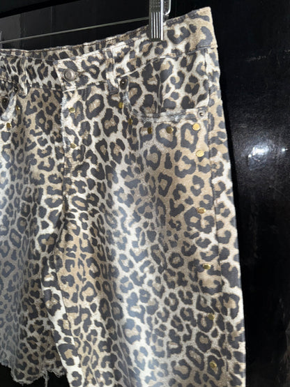 Leopard Jorts